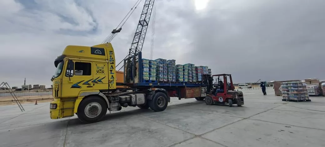 KBRI Kairo menyambut KRl Radjiman Wedyodiningrat (RJW-992) yang tiba di Pelabuhan Al Arish, Propinsi Sinai Utara Mesir pukul 8.00 pagi waktu Kairo, Selasa (13/2/2024). Foto: Kemlu