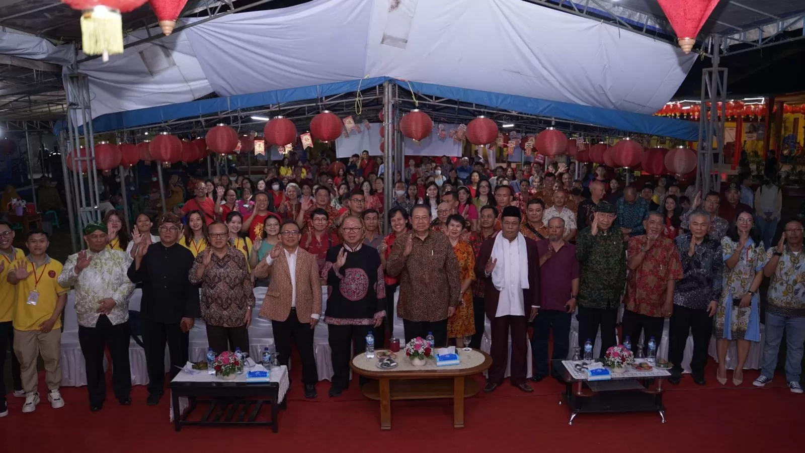 Umat Konghucu serta tokoh dari berbagai agama yang tergabung dalam Forum Peduli Indonesia Damai menggelar doa kebersamaan di MAKIN 