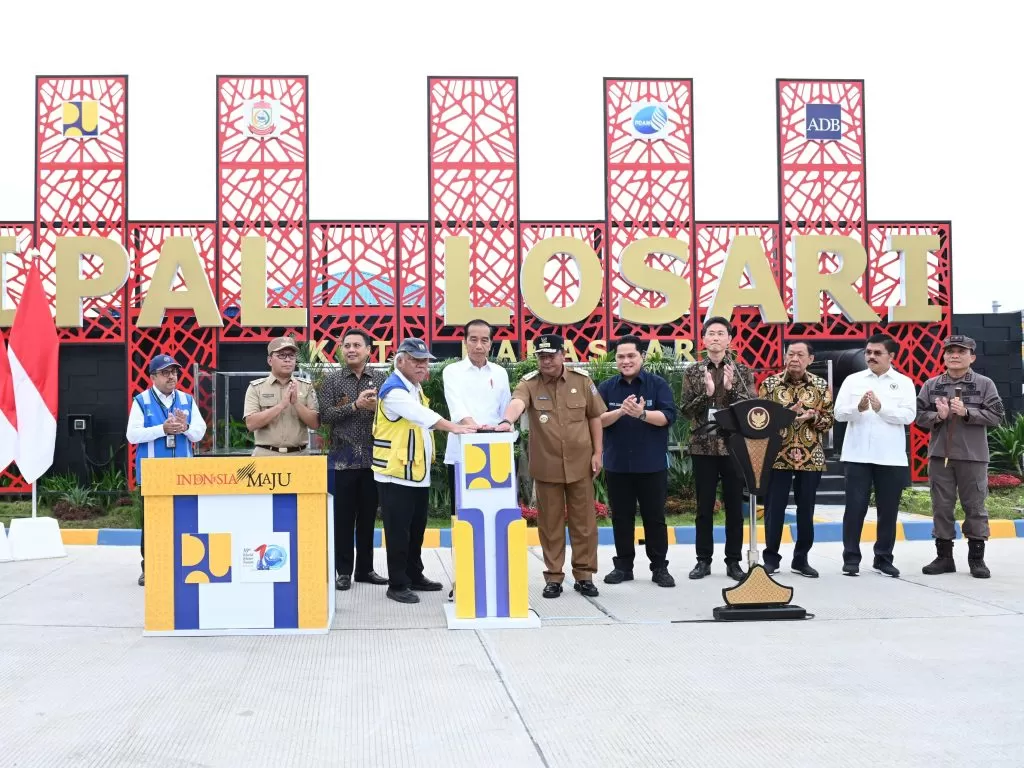Presiden Jokowi meresmikan SPAL-DT Losari, Kota Makassar, Sulsel, Kamis (22/2/2024). foto: ist