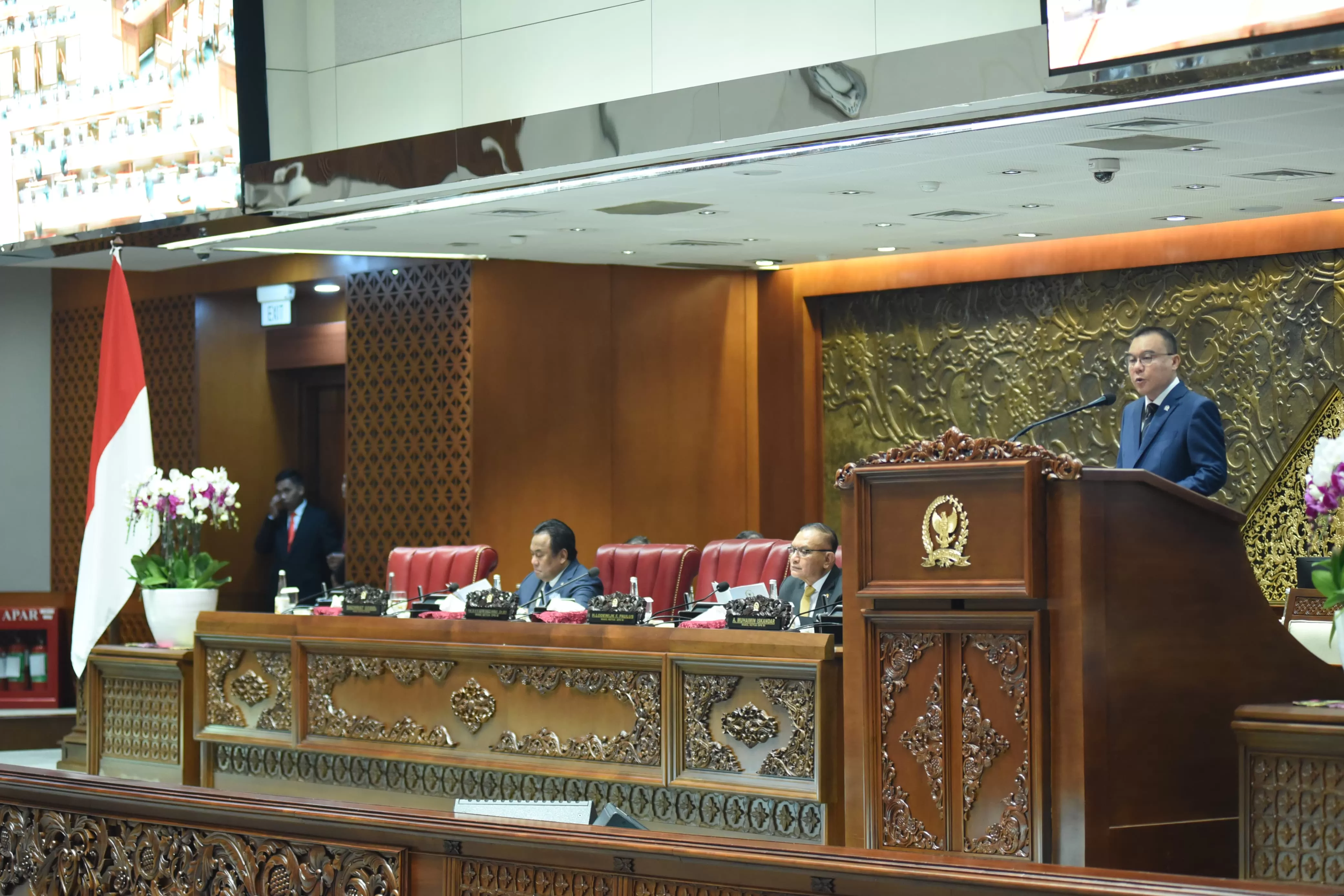 Wakil Ketua DPR RI Bidang Ekonomi dan Keuangan Sufmi Dasco Ahmad saat membaca pidato dalam Rapat Paripurna DPR RI Pembukaan Masa Sidang IV Tahun Sidang 2023-2024/DPR RI