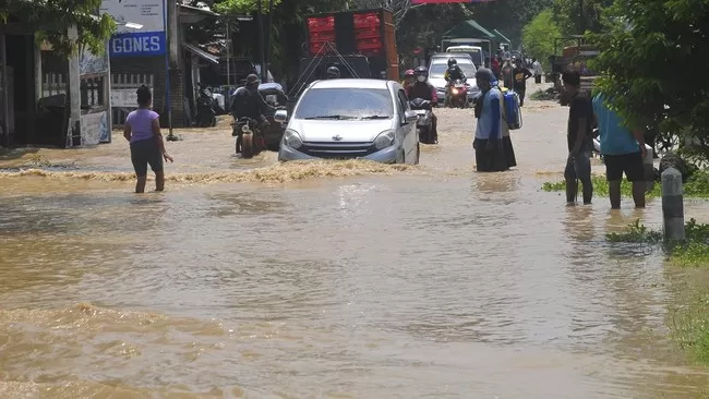 Banjir yang melanda wilayah Kabupaten Grobogan, Jawa Tengah, kian meluas hingga, Sabtu (16/3/2024). foto: ant