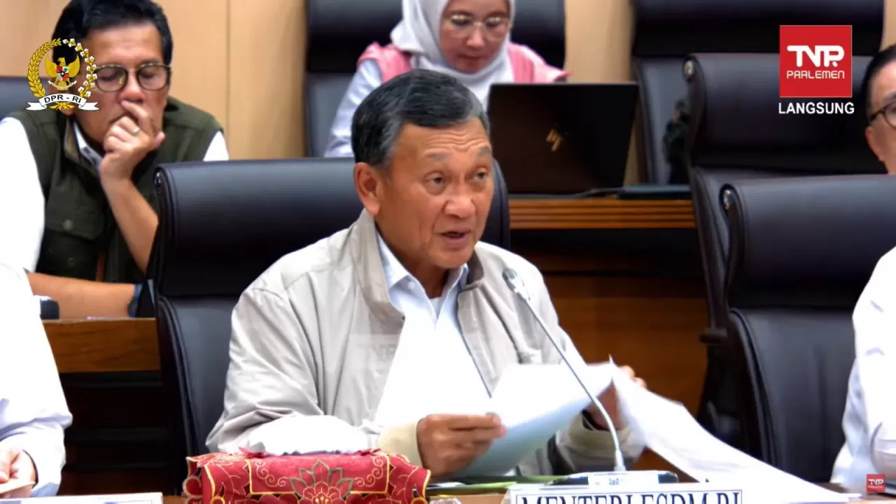 Menteri ESDM Arifin Tasrif saat Rapat Kerja dengan Komisi VII DPR RI di Kantor DPR RI Jakarta, Rabu (3/4/2024). foto: ist