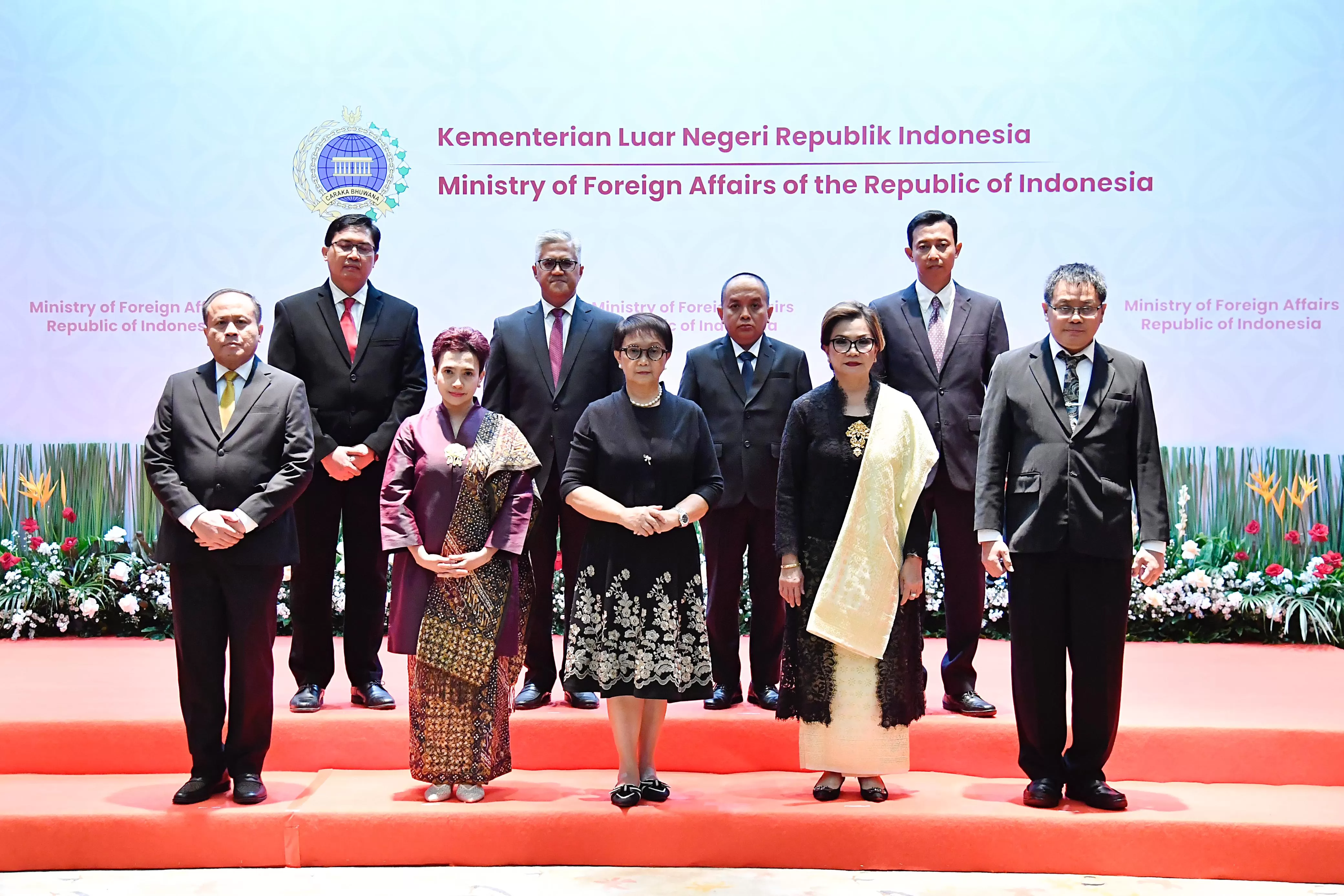 Menlu RI Lantik 14 Pejabat RI di Luar Negeri/Kemenlu