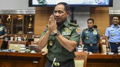 Ilustrasi Foto Jenderal TNI saat Rapat DPR