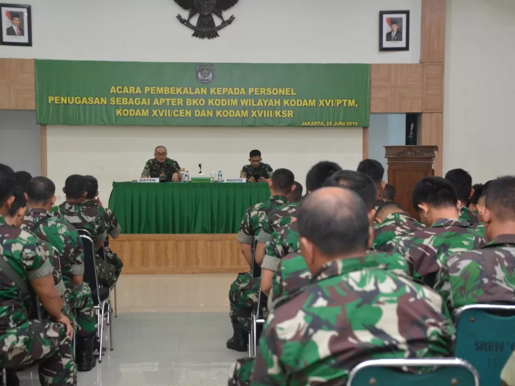 Pembekalan Satgas Gabungan TNI AD untuk kawasan Indonesia Timur oleh Aster Kasdam Jaya/Pendam Jaya