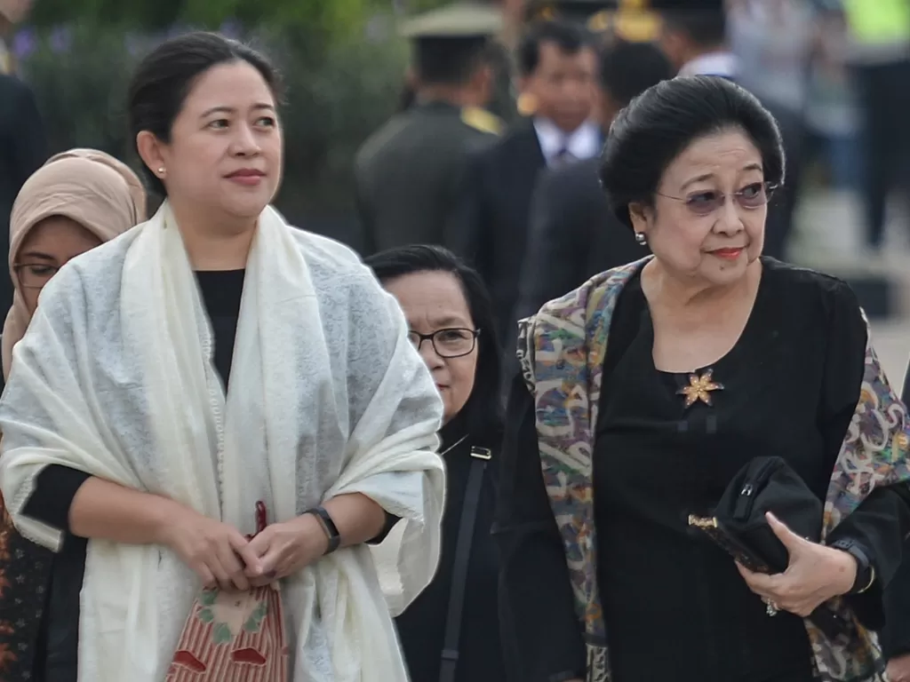 Puan Maharani mendampingi Megawati Soekarnoputri menghadiri pemakaman Ibu Negara periode 2004-2014, Ani Yudhoyono/ANTARA FOTO/Nova Wahyudi