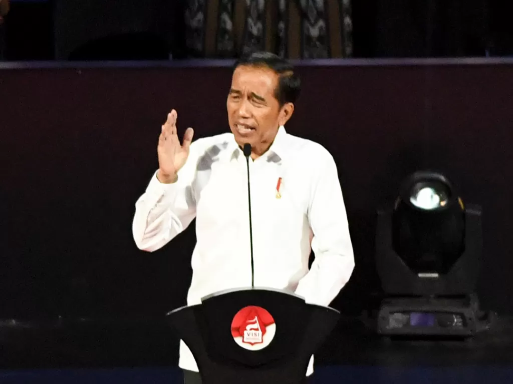 Presiden terpilih Joko Widodo menyampaikan pidato pada Visi Indonesia di SICC, Bogor, Jawa Barat Minggu (14/7/2019). (ANTARA/Hafidz Mubarak)