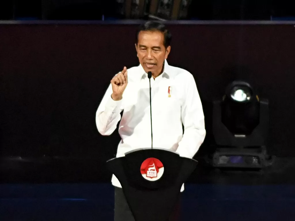 Presiden terpilih Joko Widodo menyampaikan pidato di SICC, Bogor, Jawa Barat Minggu (14/7/2019). (ANTARA/Hafidz Mubarak A)