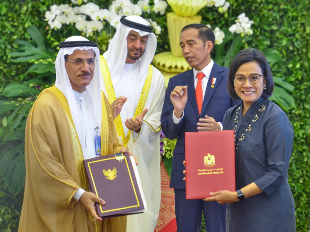 Presiden Jokowi dan Putra Mahkota Abu Dhabi Sheikh Mohamed Bin Zayed Al Nahyan menyaksikan penandatanganan MoU, di Istana Kepresidenan Bogor, Rabu (24/7/2019). (Foto: Agung/Humas)