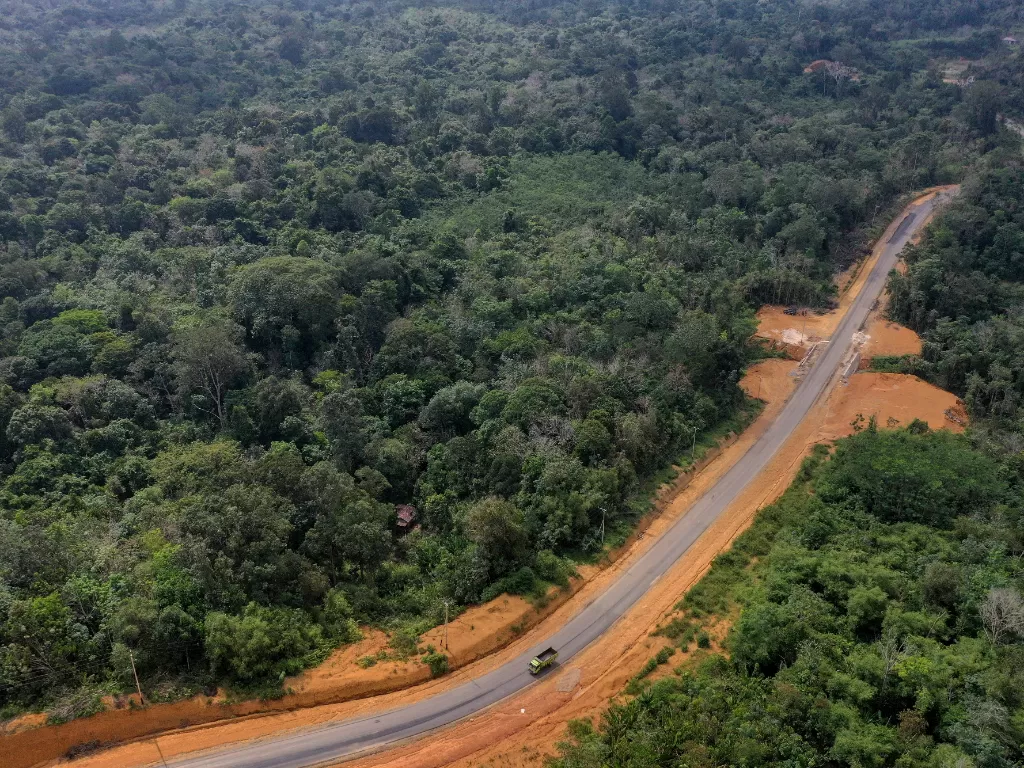 Foto udara kawasan Bukit Nyuling, Tumbang Talaken Manuhing, Gunung Mas, Kalimantan Tengah, Kamis (25/7/2019). (ANTARA/Hafidz Mubarak A).