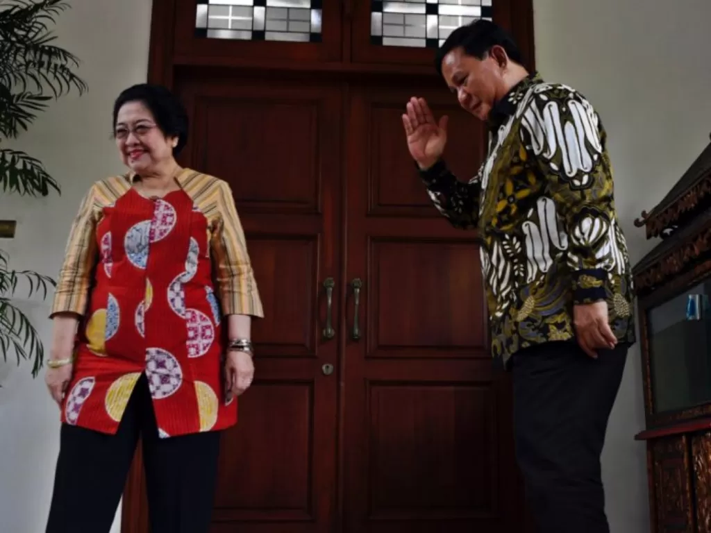 Ketua Umum Partai Gerindra Prabowo Subianto  saat bertemu Ketum PDI Perjuangan Megawati Soekarnoputri, beberapa waktu lalu. (ANTARA FOTO/Puspa Perwitasari)