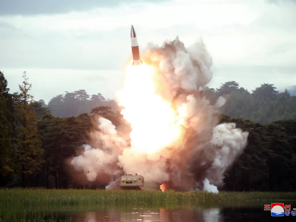 Ujicoba penembakan rudal Korea Utara yang dirilis pada 16 Agustus 2019 lalu. (KCNA via Reuters)