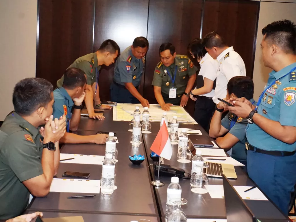 Simulasi latihan bersama posko penanggulangan aksi terorisme TNI-SAF. (Puspen TNI)