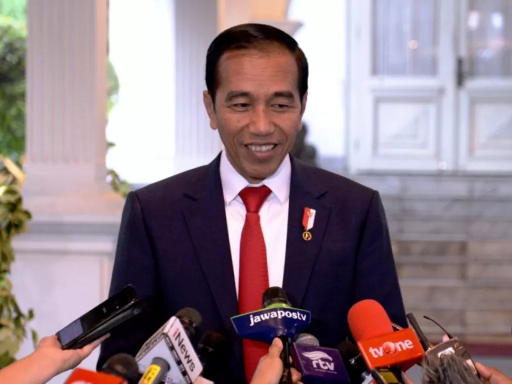Presiden Joko Widodo (Jokowi) memberikan keterangan kepada wartawan/ANTARA/Setpres-Kris.