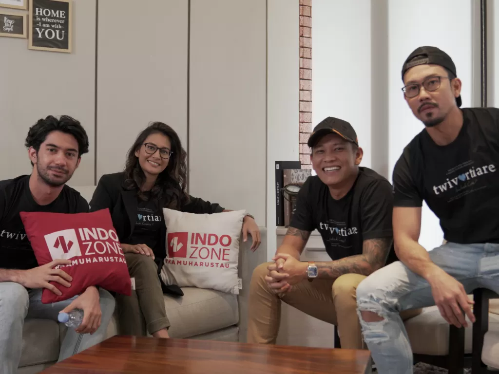 Empat cast film Twivortiare saat berkunjung ke Indozone (Dok. Indozone).