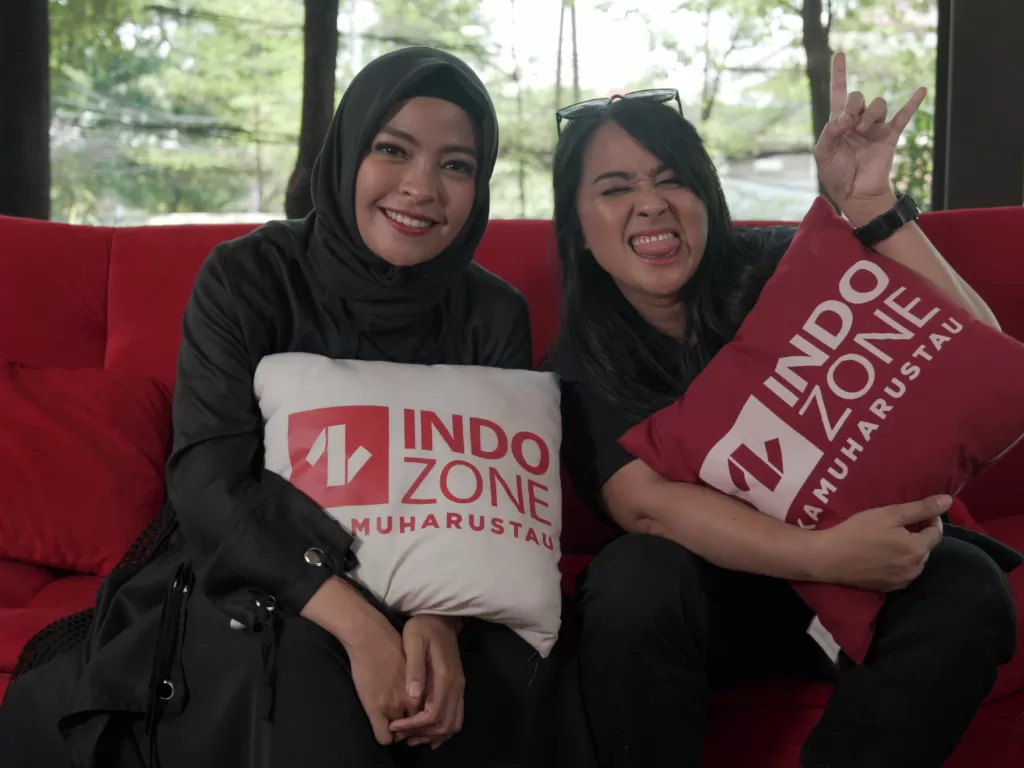 Tantri dan Chua Kotak sehabis jamming di Kantor Indozone, Jumat (30/8) (Dok. Indozone).