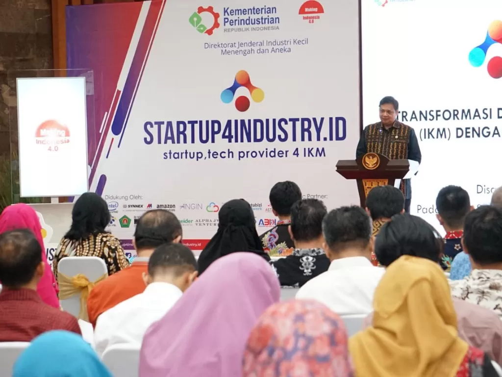 Menteri Perindustrian Airlangga Hartarto saat meresmikan peluncuran program  “Startup, Tech Provider 4 IKM” di Jakarta, Jumat (30/8/2019) (Kemenperin)).