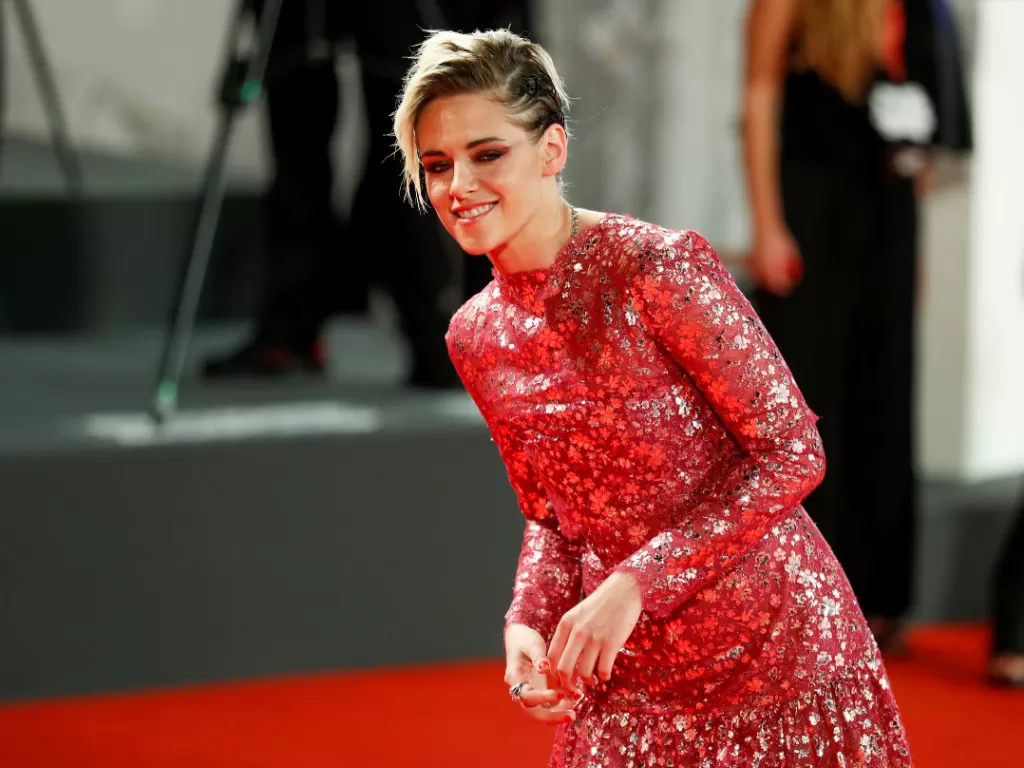 Kristen Stewart saat menghadiri Venice Film Festival 2019 (Reuters/Yara Nardi)