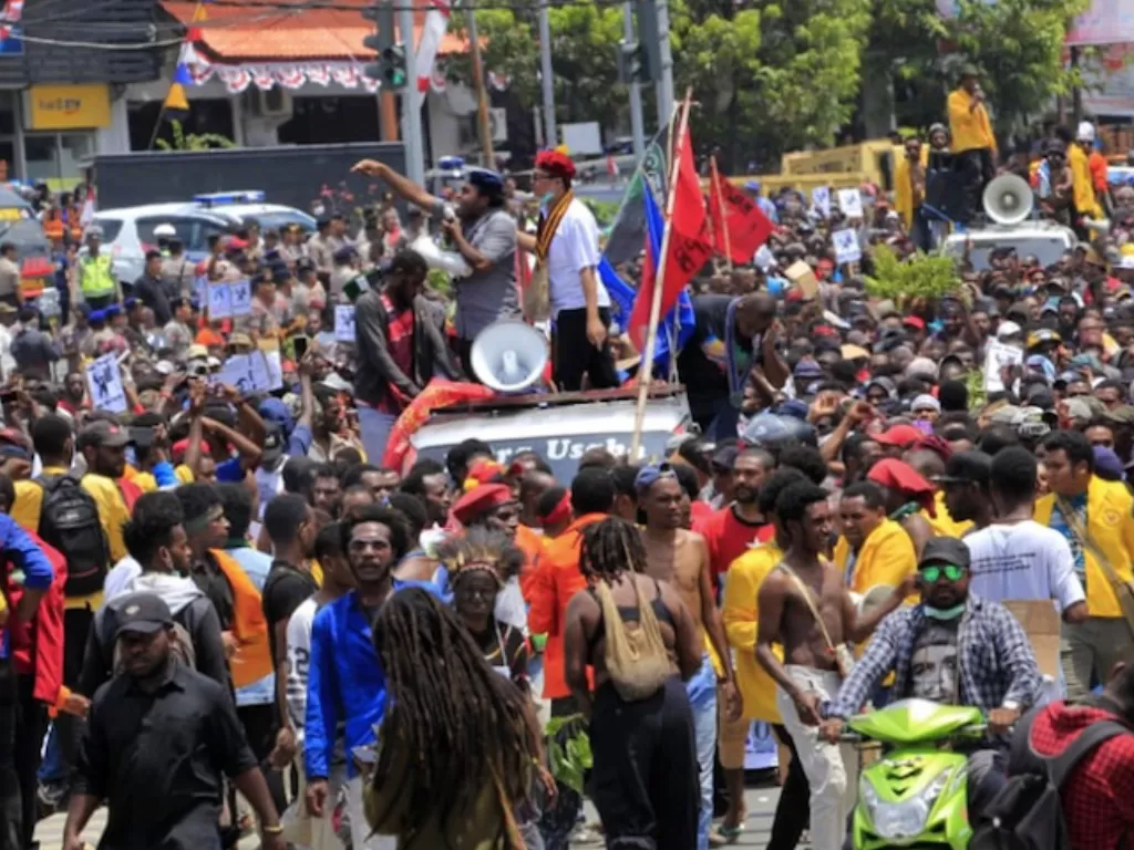 Suasana unjuk rasa ketika sebelum kerusuhan di Jayapura, Papua (Antara/Gusti Tanati).
