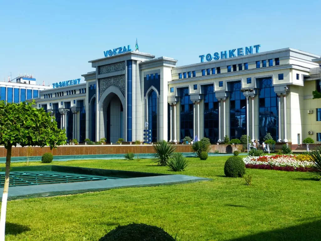 Stasiun kereta di Uzbekista. (Pixabay/LoggaWiggler)
