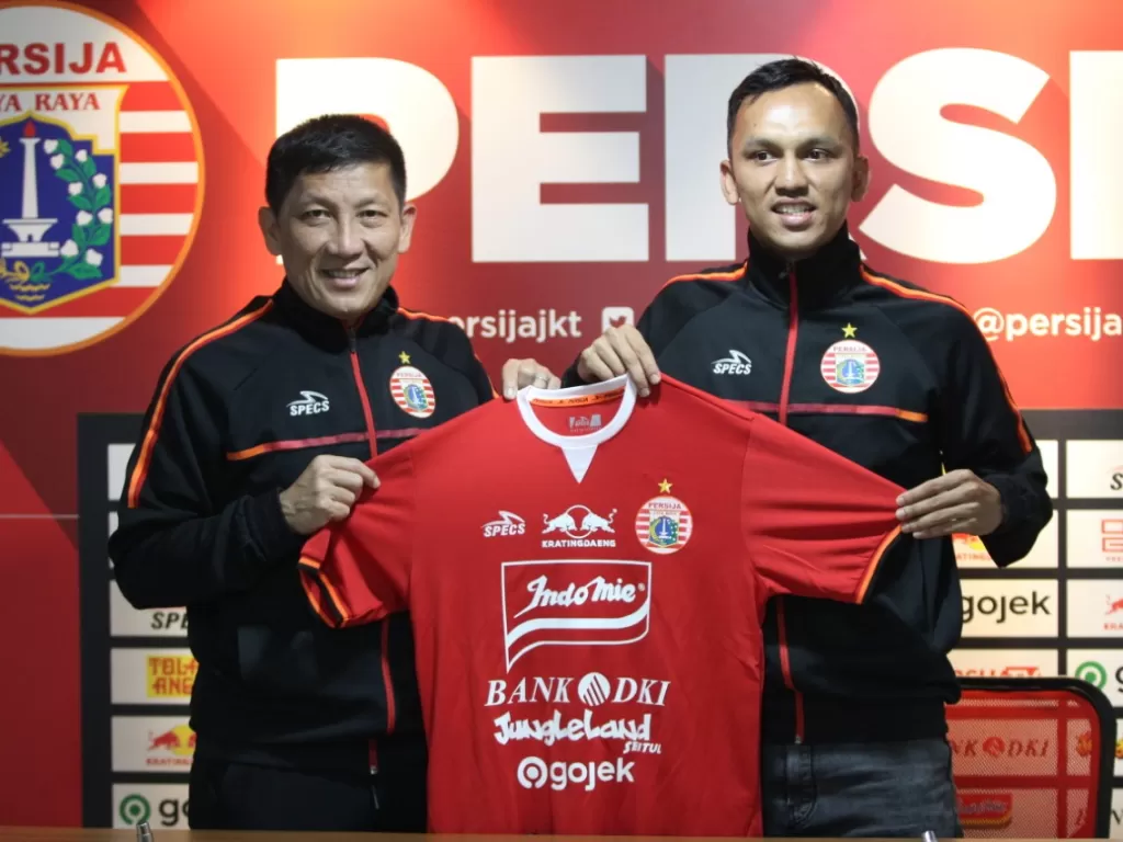 Persija Jakarta merekrut dua pemain baru, salah satunya Rachmat Hidayat (kanan). (persija.id)