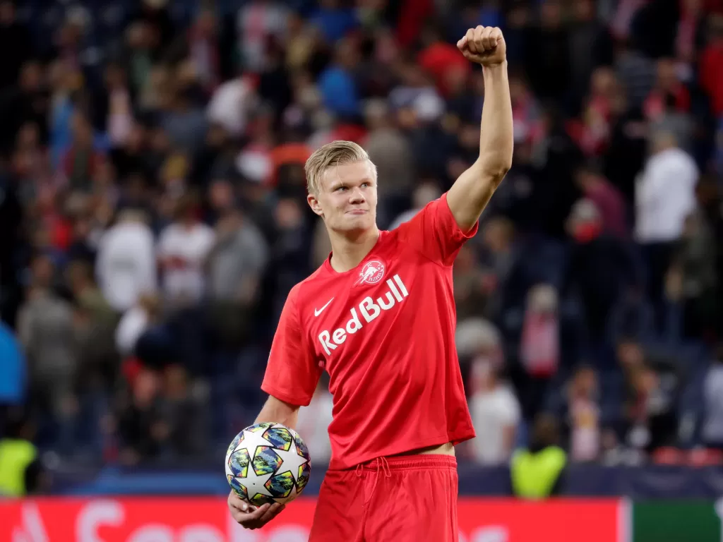 Erling Haaland ciptakan hattrick dalam laga perdana Liga Champions. (Reuters/Leonhard Foeger)