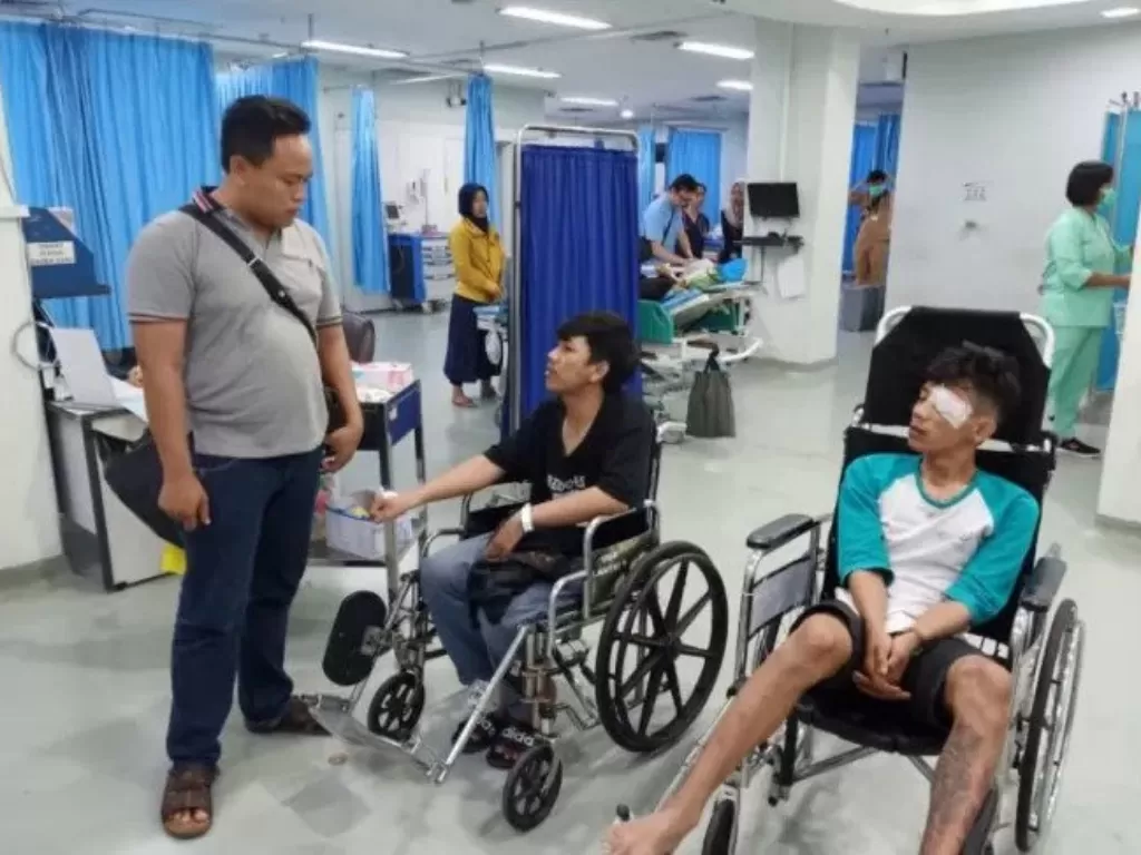 Dua korban tawuran antarwarga di Tebet menjalani perawatan medis di RSCM Jakarta Pusat. (Antara/HO-Polres Metro Jakarta Selatan)