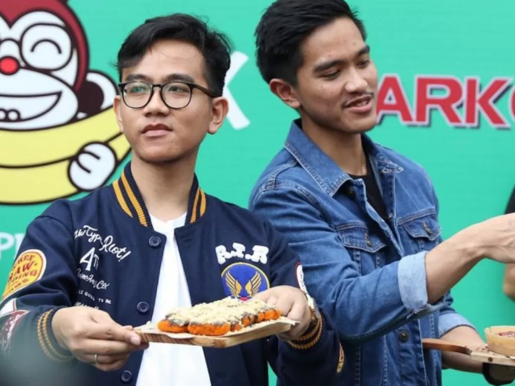 Putra Joko Widodo, Gibran Rakabuming (kiri) (Instagram/@kaesangp).
