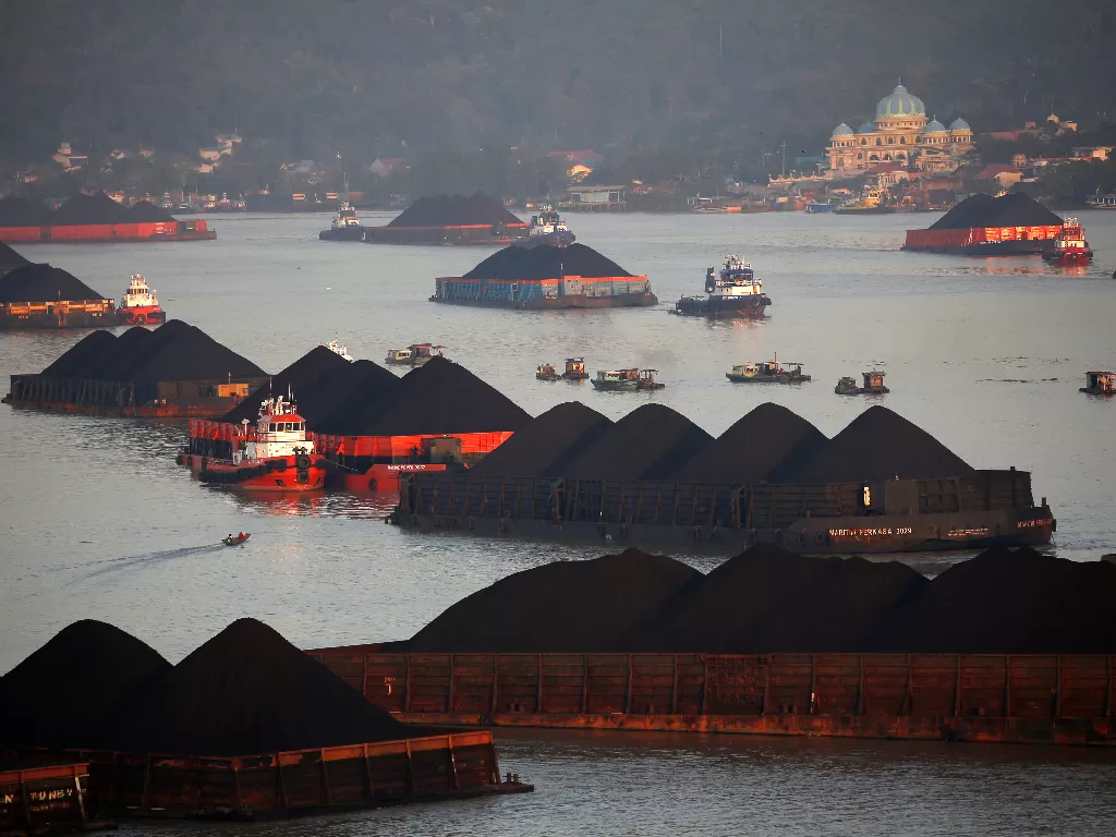 Proses angkut batubara di Kalimantan (REUTERS/Willy Kurniawan)