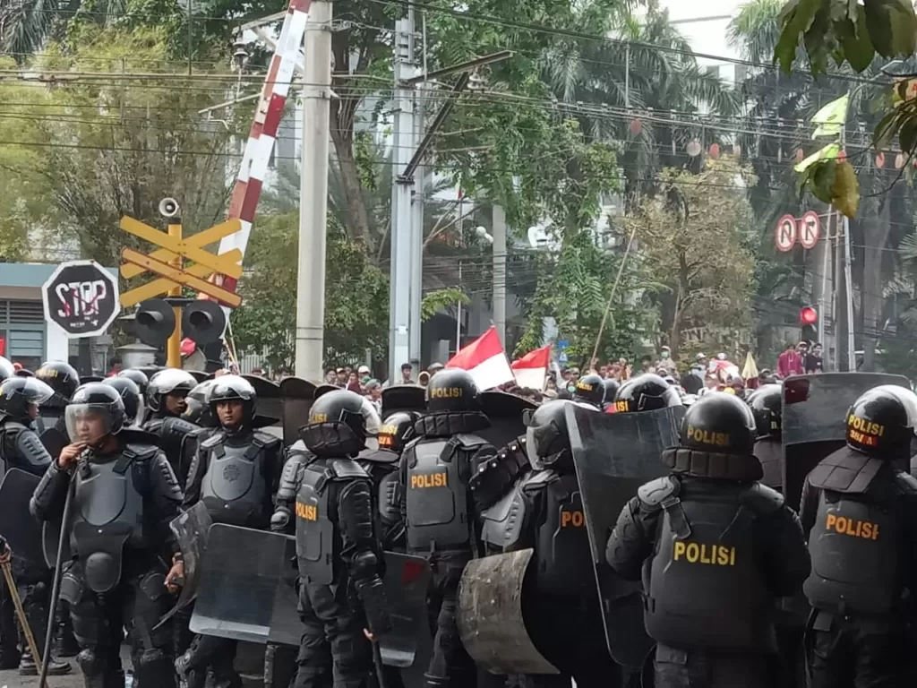 Polisi amankan demo pelajar di Palmerah, Jakarta (dok.Indozone/Tama)