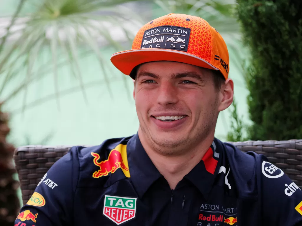Pembalap tim Red Bull, Max Verstappen mengaku tak ambil pusing mengenai hukuman penalti yang diberikan kepadanya pada GP Rusia. (Reuters/Anton Vaganov)