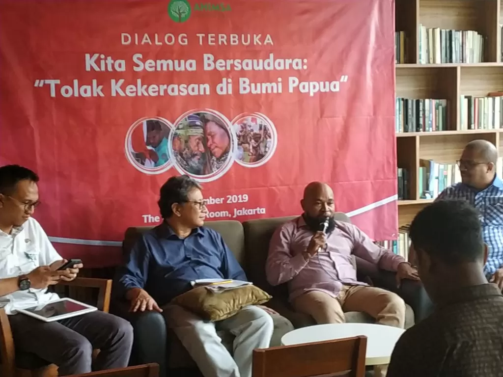 Dialog terbuka 'Kita Semua Bersaudara: Tolak Kekerasan di Bumi Papua'. (Yayasan Ahimsa)