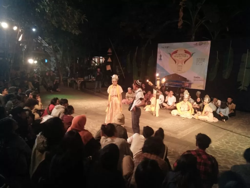 Pertunjukan seni Hamoni Nusantara 2019. (Teater Celah Celah Langit)