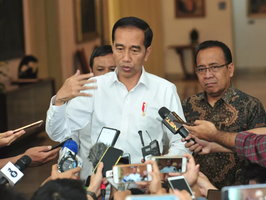 Presiden Joko Widodo memberikan keterangan pers di Istana Bogor, Senin (30/9). (setkab.go.id)