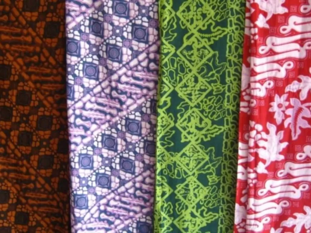 Ragam motif kain batik khas Indonesia. (Instagram/infobatik.id)