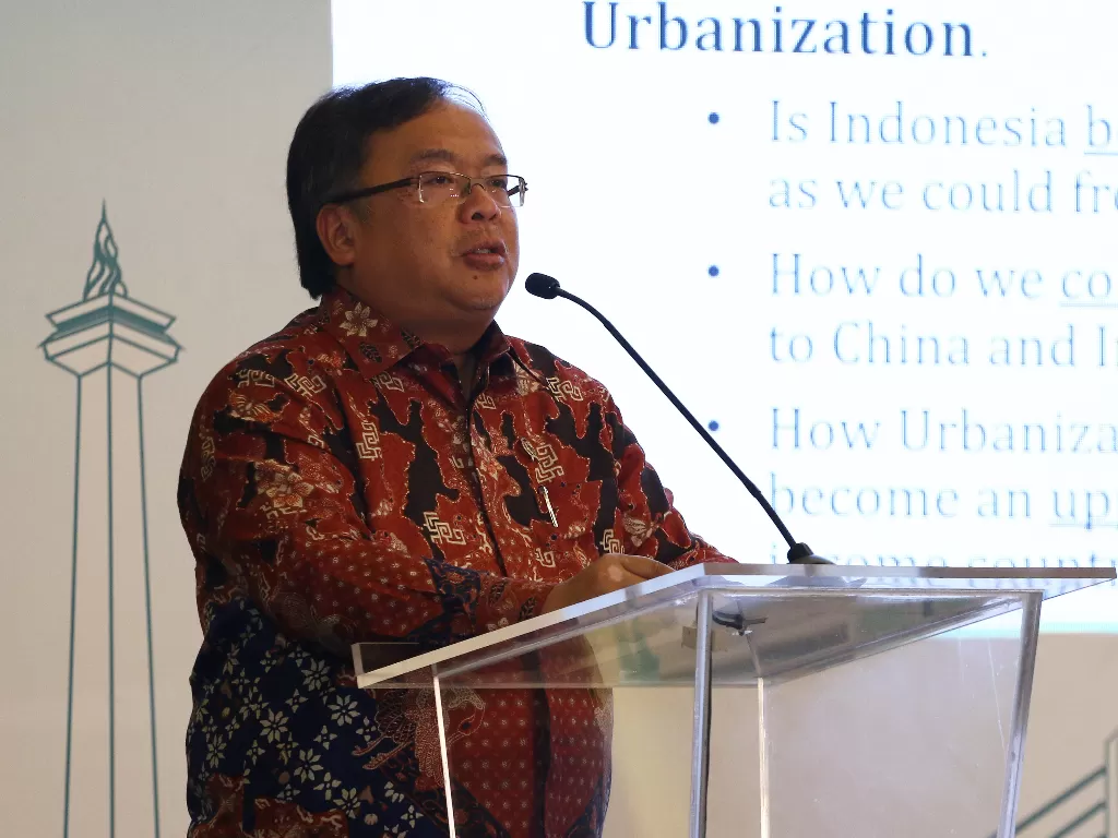 Menteri Perencanaan Pembangunan Nasional/Kepala Bappenas Bambang Brodjonegoro memberikan paparan dalam Seminar Bank Dunia di Jakarta, Kamis (3/10). (Antara/Rivan Awal Lingga)