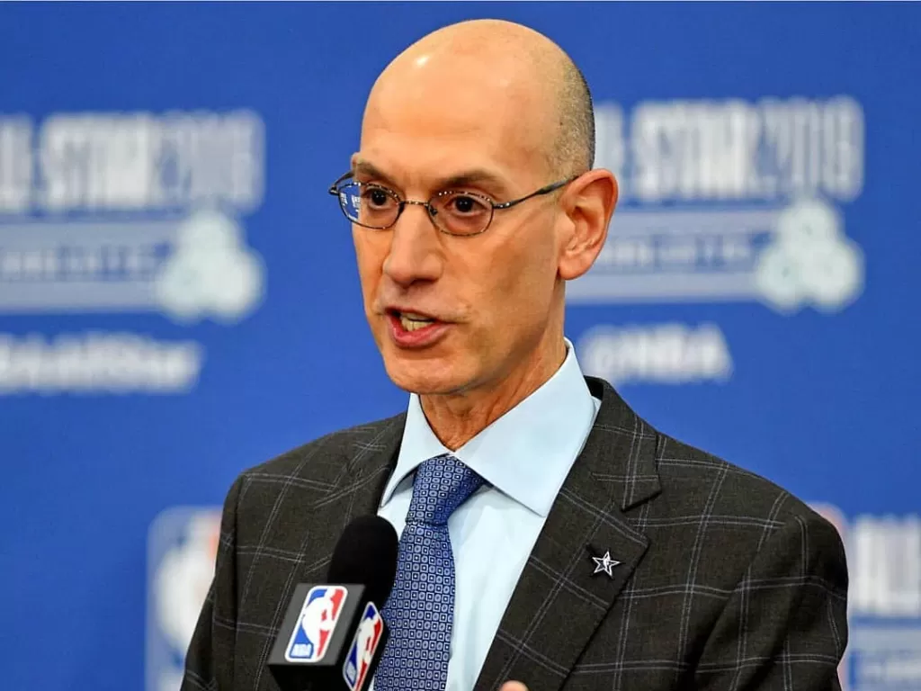 Commissioner of the NBA, Adam Silver akan ubah aturan mengenai tampering. (Instagram/@nbainfo.id)