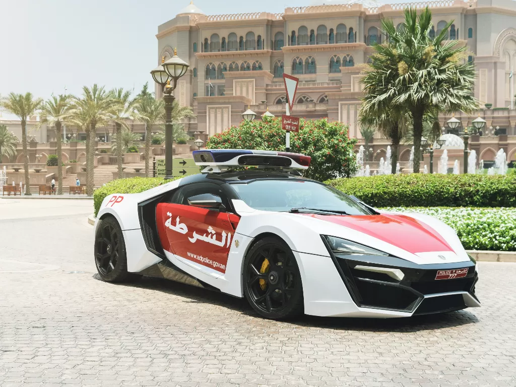 Lykan HyperSport, mobil polisi Abu Dhabi yang mengerikan. (besthqwallpapers.com)