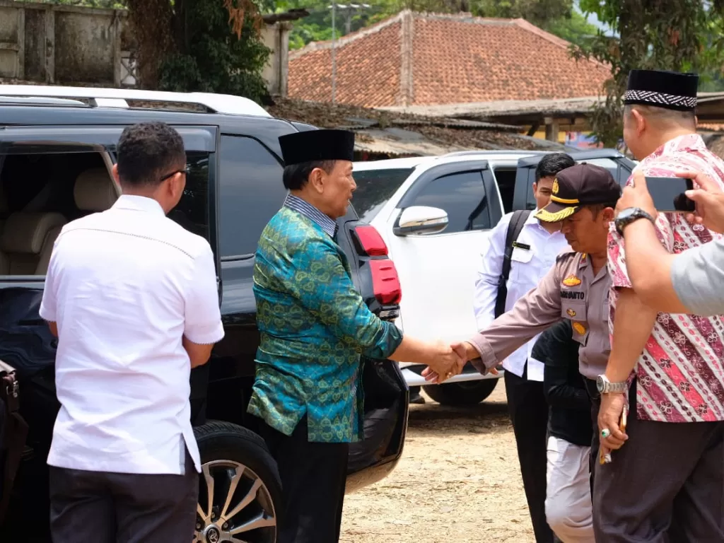 Menkopolhukam Wiranto sesaat sebelum ditusuk di Pandeglang, Banten (Istimewa) 