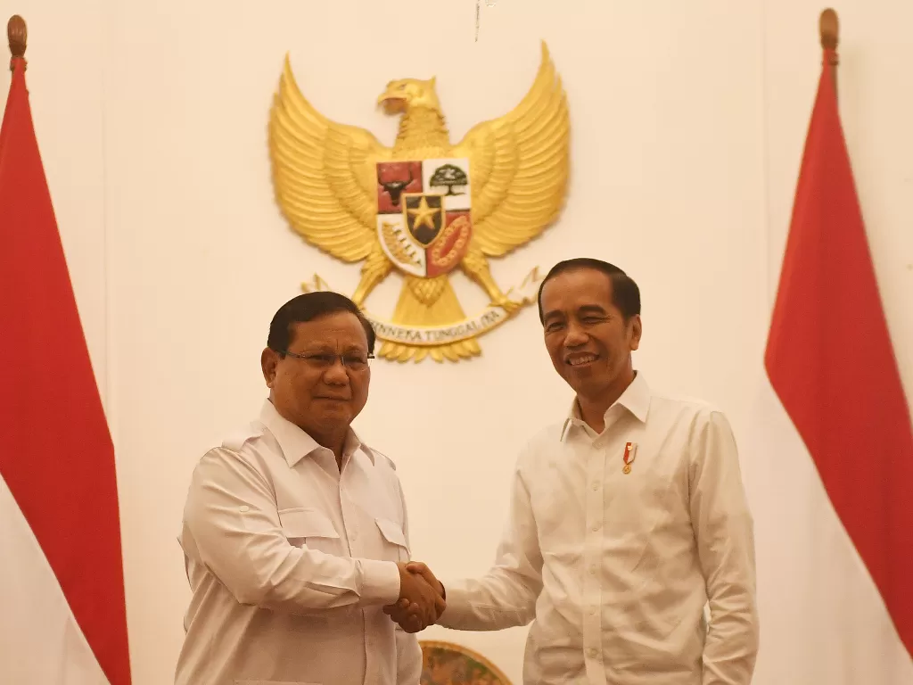 Suasana pertemuan antara Presiden Jokowi dengan Prabowo Subianto di Istana Merdeka, Jakarta pada Jumat (11/10). (Antara/Bayu Prasetyo).
