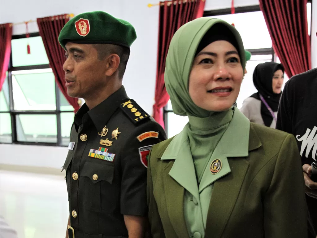 Irma Zulkifli Nasution Hendari (IPDN), istri mantan Komandan Kodim 1417 Kendari Kolonel Kav Hendi Suhendi. (Antara/Jojon)