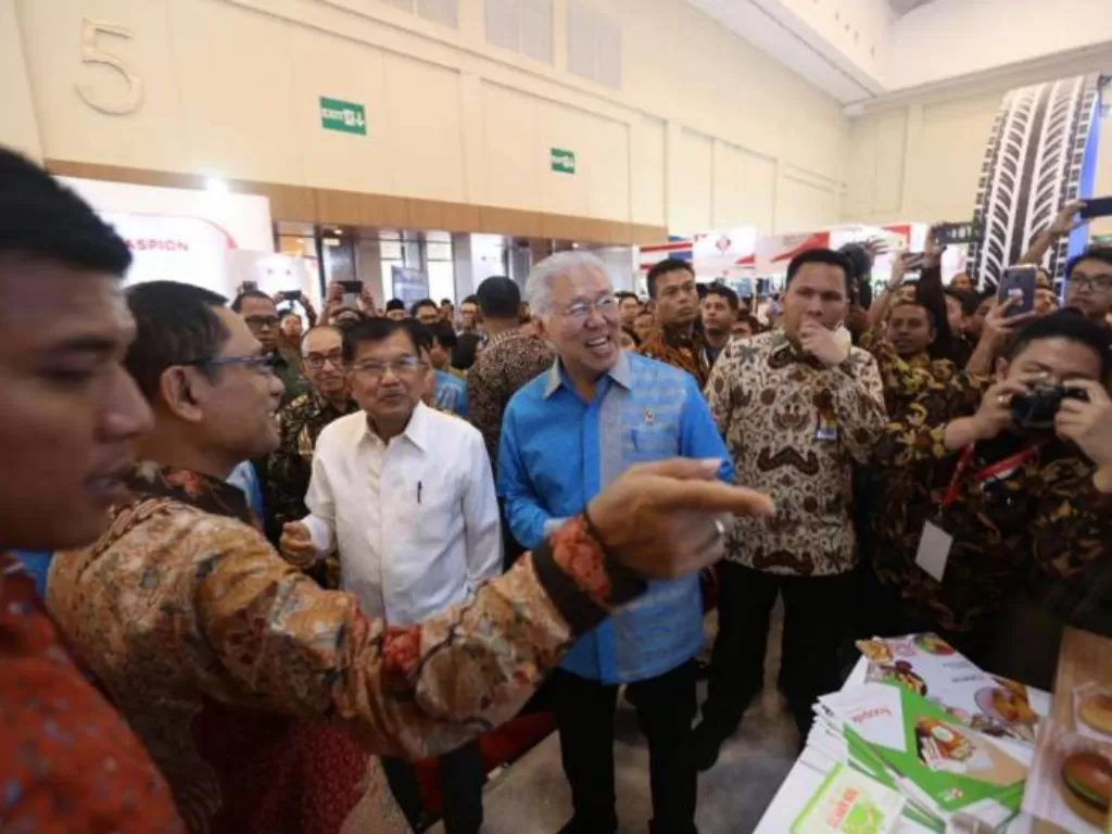 Wakil Presiden Jusuf Kalla dan Direksi Sinar Mas. (Sinar Mas)