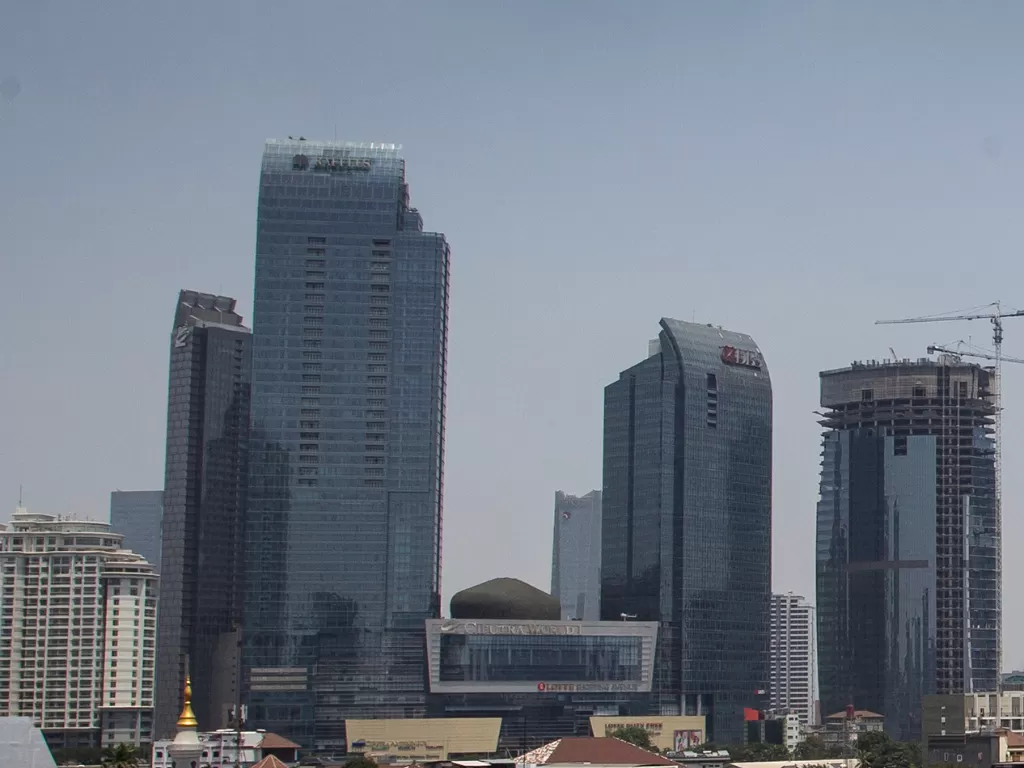 Suasana deretan gedung bertingkat di kawasan Jakarta Selatan, Selasa (109). Ekonom Bank BNI, Ryan Kiryanto, mengatakan potensi resesi mulai tercium di Jerman dan bisa berdampak ke Indonesia. (Antara/Dhemas Reviyanto).
