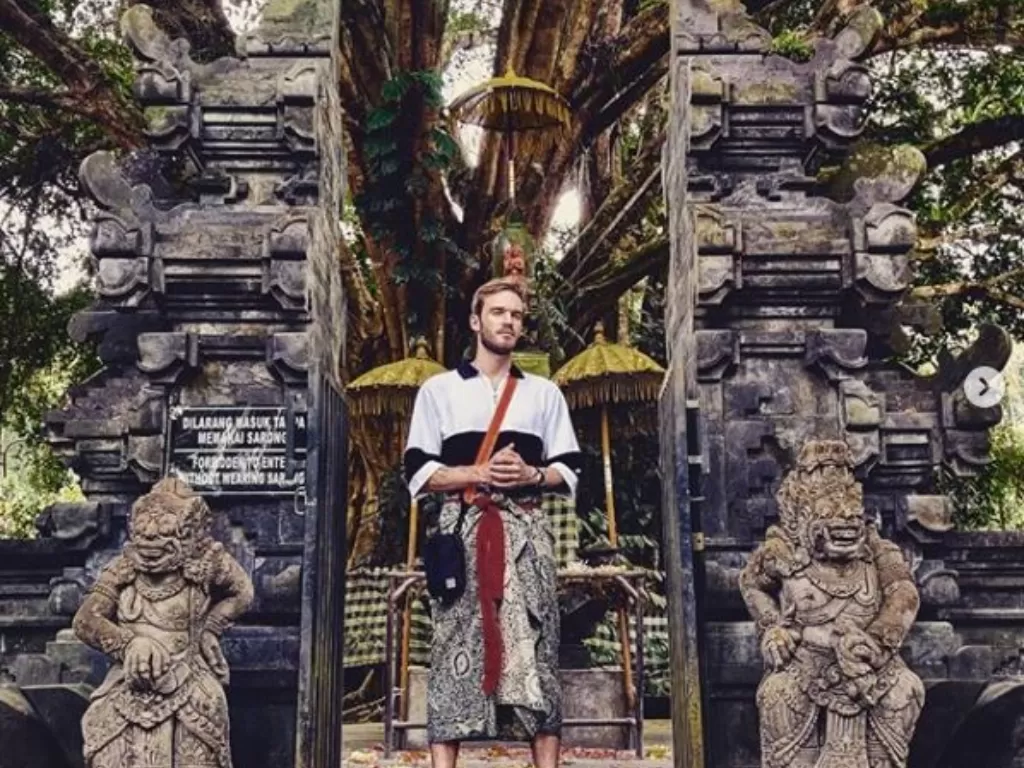PewDiePie saat mengunjungi Bali (Instagram/pewdiepie)