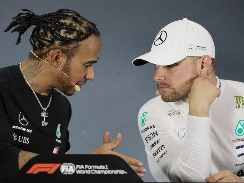 Lewis Hamilton (kiri) dan Valtteri Bottas (kanan). (Reuters/Luis Cortes)