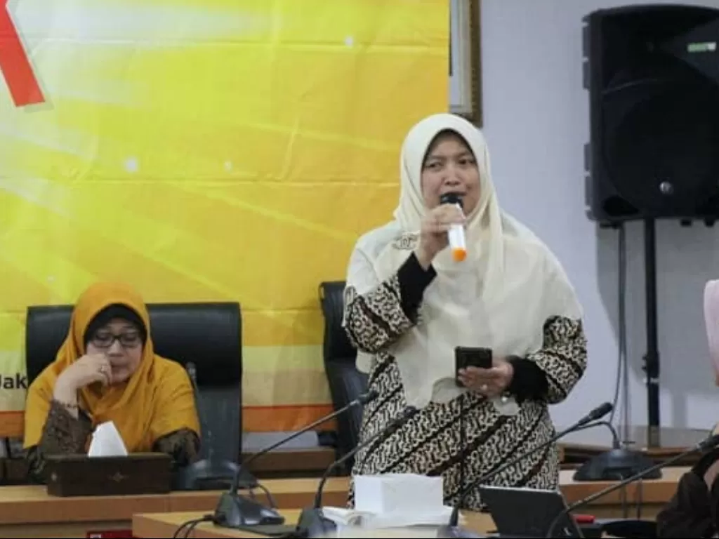 Anggota Komisi IX DPR RI dari Fraksi PKS Kurniasih Mufidayati (berdiri). (Instagram/@kurniasihmufidayati.id)