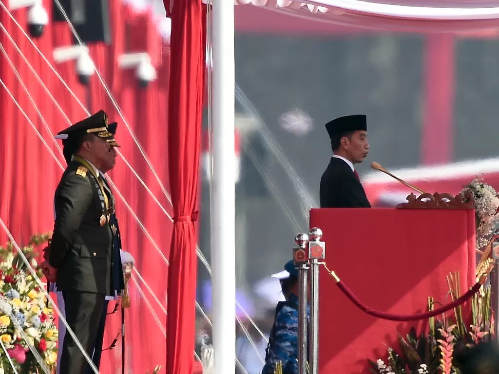Presiden Jokowi Widodo dalam Upacara HUT ke-74 TNI pada 5 Oktober 2019. (Antara/M. Risyal Hidayat)