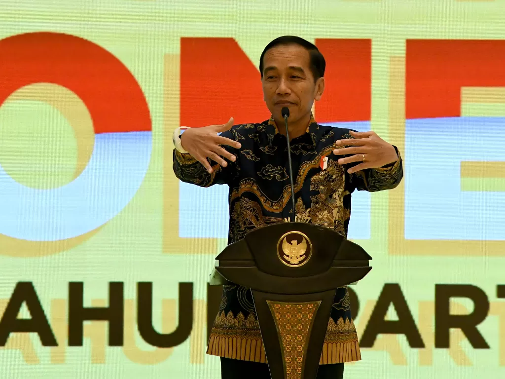 Presiden Joko Widodo memberikan sambutan saat peringatan HUT ke-55 Partai Golkar di Jakarta, Rabu (6/11). (Antara/M Risyal Hidayat)