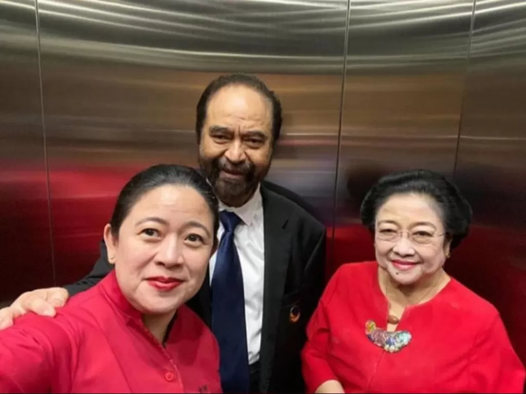 Puan Maharani swafoto dengan Surya Paloh dan Megawati Soekarnoputri. (Instagram/@puanmaharaniri)