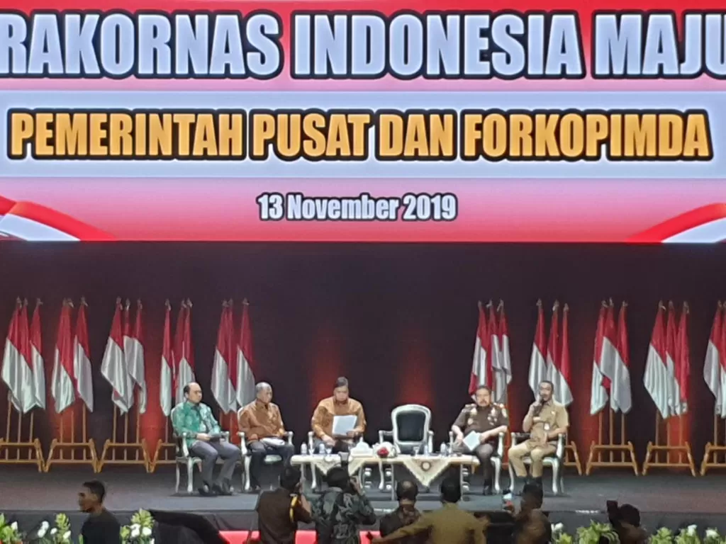  Menteri Koordinator Bidang Perekonomian, Airlangga Hartato, dalam acara Rakornas Indonesia Maju, SICC Sentul, Rabu (13/11). (Indozone/Sigit Nugroho)